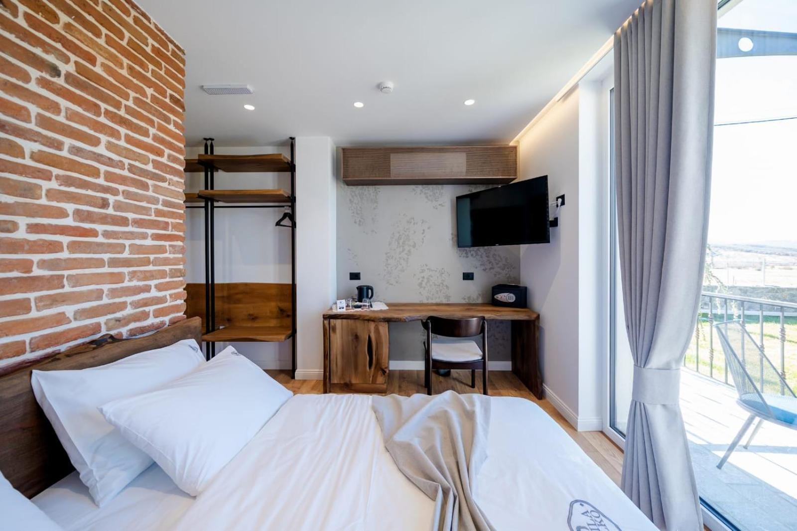 Melko Hotel *