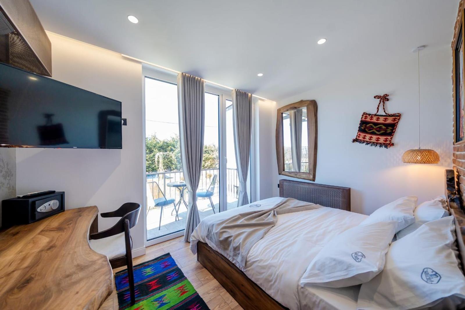 Melko Hotel *